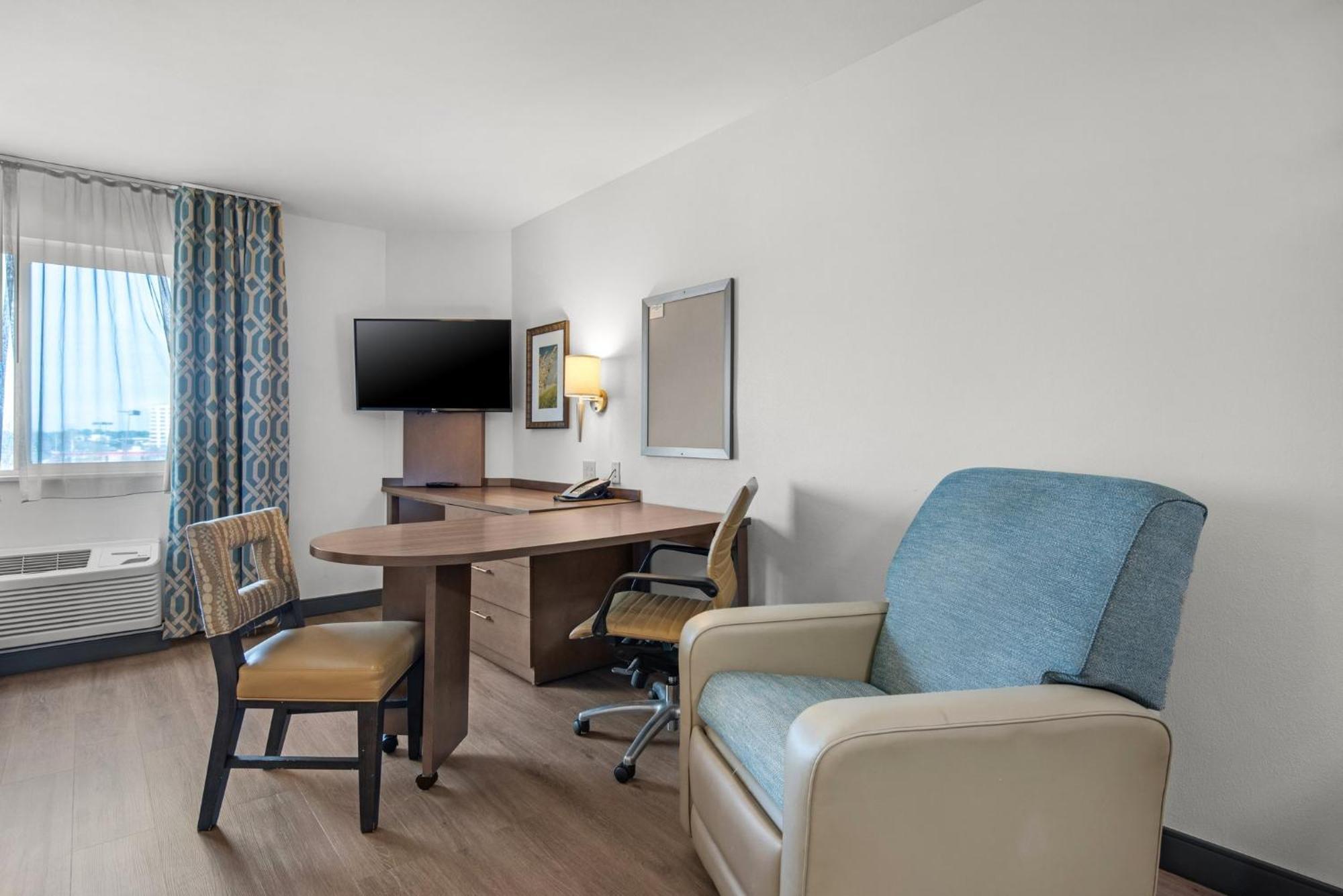 Candlewood Suites - Pensacola - University Area By Ihg Exterior foto